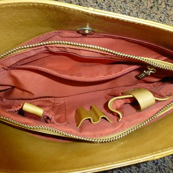 Maxx New York Leather Shoulder Bag - Picture 3 of 7